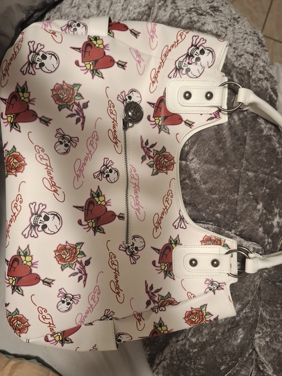 Ed Hardy Handbags - Ed Hardy White Tote with Red Heart & Pink Skull Print
